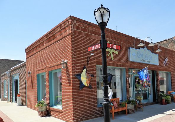 201 N State St, Litchfield, IL 62056